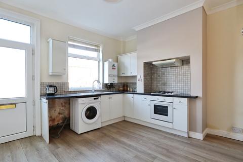 2 bedroom terraced house for sale, Park View, Leeds, LS25