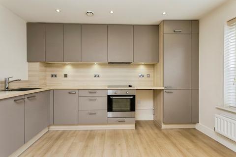Longhurst Avenue, Horsham, RH12