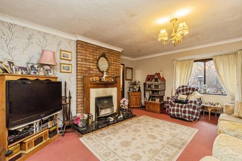 3 bedroom detached bungalow for sale, Gilderdale Close, Warrington, WA3