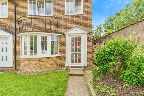 undefined, Lyndhurst Close, Crawley, RH11