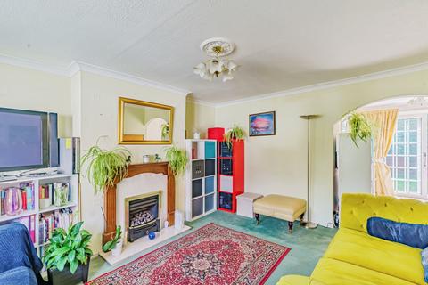 undefined, Lyndhurst Close, Crawley, RH11