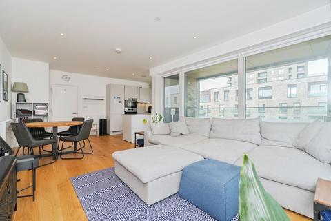 2 Trathen Square, London, SE10
