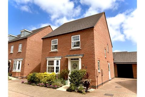 4 bedroom detached house for sale, Tamworth Close, Grantham, NG31