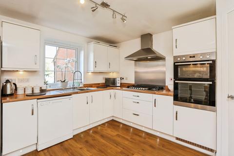 4 bedroom detached house for sale, Tamworth Close, Grantham, NG31