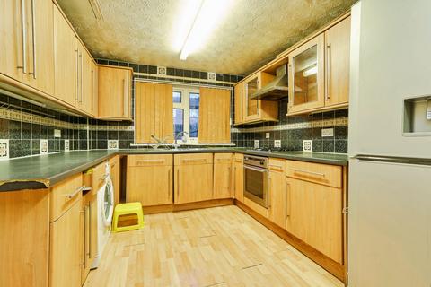 3 bedroom terraced house for sale, Holtdale Place, Leeds, LS16