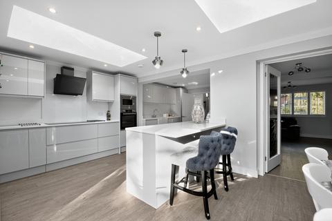 3 bedroom detached house for sale, Sangers Drive, Horley, RH6