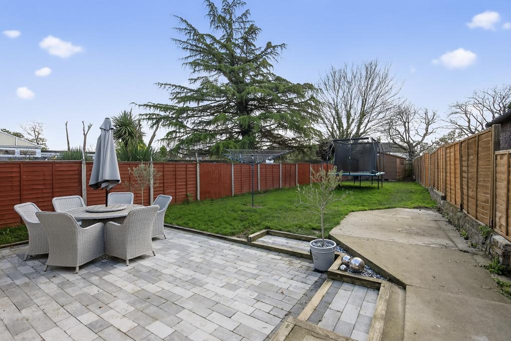 House in Horley - View 2