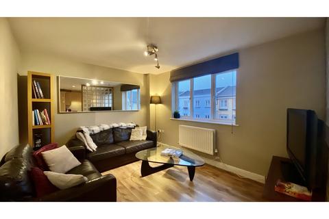 106 Chandler Way, London, SE15