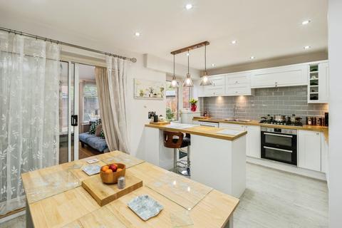 undefined, Kinross Close, Warrington, WA2