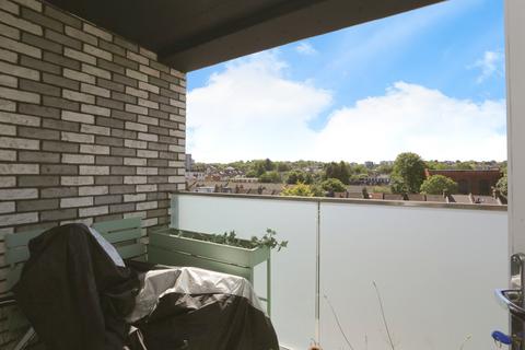1 bedroom flat for sale, 445 Woolwich Road, London, SE7