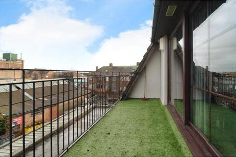2 bedroom flat for sale, St. Marys Lane, Upminster, RM14