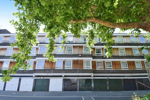 3 bedroom flat for sale, Glenfinlas Way, London, SE5