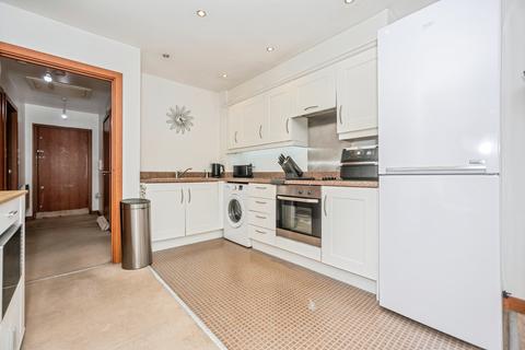 2 bedroom apartment for sale, Kendal, Purfleet-on-Thames, RM19