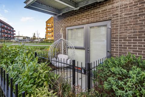 undefined, Dovestone Close, Grays, RM20