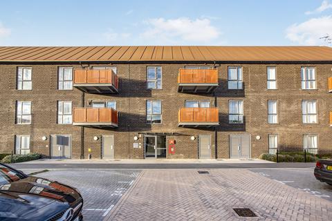 undefined, Dovestone Close, Grays, RM20
