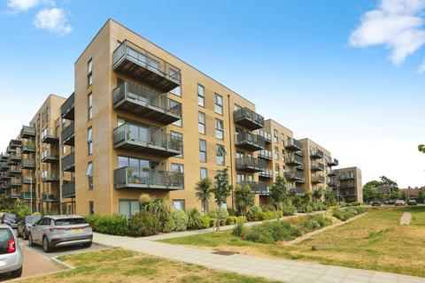 3 bedroom flat for sale, Apple Yard, London, SE20