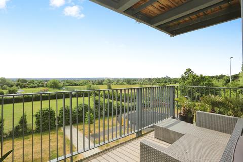 3 bedroom flat for sale, Apple Yard, London, SE20