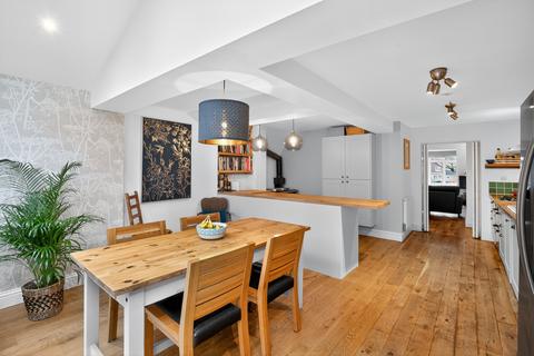 4 bedroom end of terrace house for sale, Hurst Green Road, Oxted, RH8