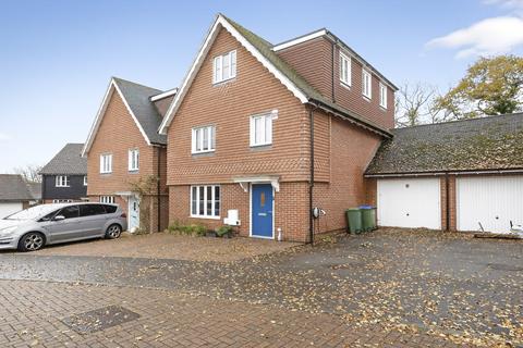 Rascals Close, Southwater, Horsham, RH13