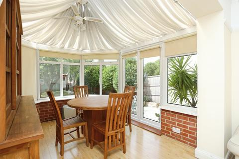 3 bedroom terraced house for sale, Shooters Hill Road, London, SE3