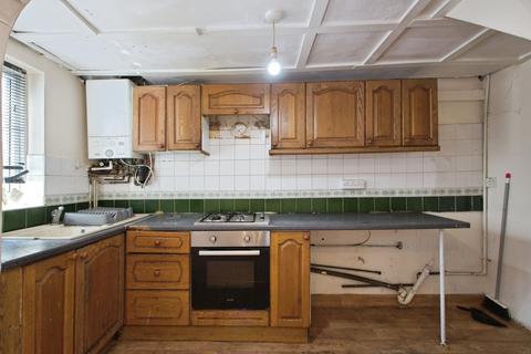 5 bedroom end of terrace house for sale, Manordene Road, London, SE28