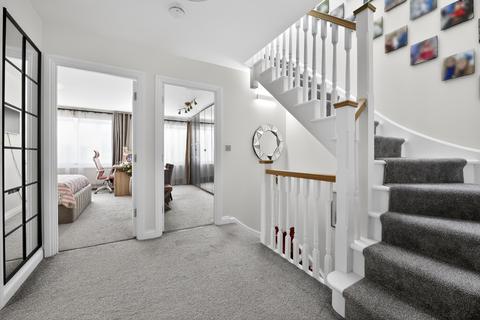 4 bedroom semi-detached house for sale, Mashiters Walk, London, RM1