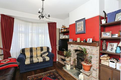 3 bedroom terraced house for sale, Donaldson Road, London, SE18