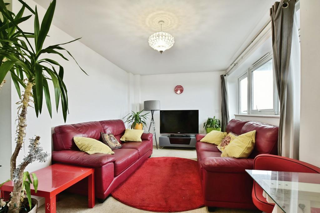 Apartment Living Rm