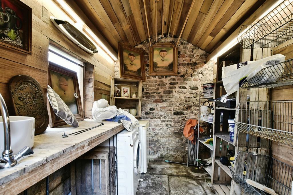 Shed