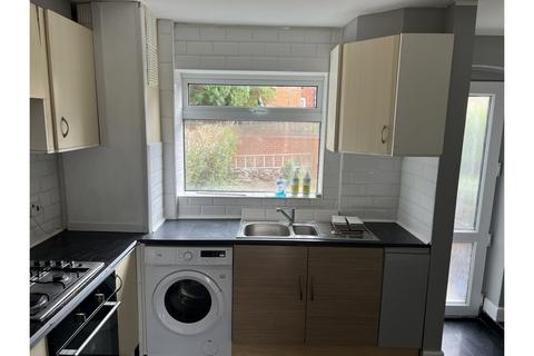 undefined, Laurie Close, Nottingham, NG7
