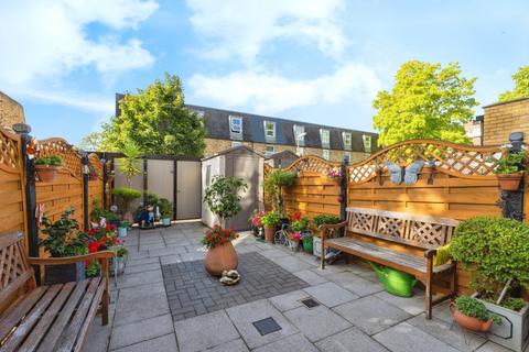 undefined, Walton Close, London, SW8