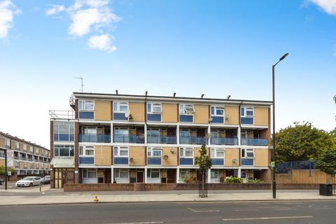 2 bedroom flat for sale, Sumner Road, London, SE15