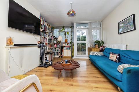 2 bedroom flat for sale, Sumner Road, London, SE15