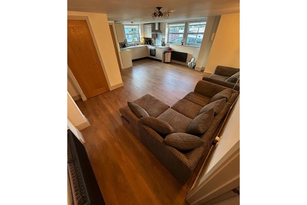 Lounge / Kitchen