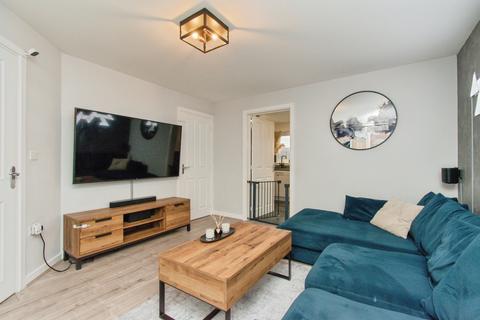 3 bedroom semi-detached house for sale, Taylor Road, Castleford, WF10