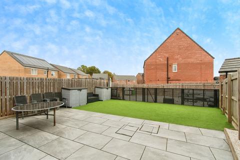 3 bedroom semi-detached house for sale, Taylor Road, Castleford, WF10