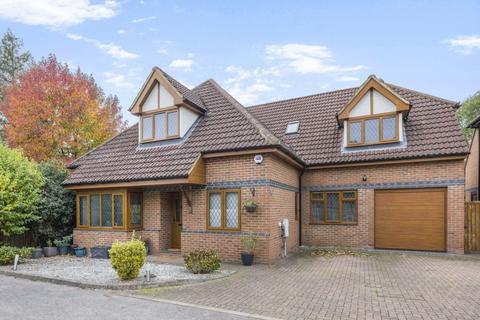 4 bedroom detached house for sale, Enid Close, St. Albans, AL2