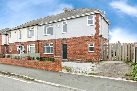 3 bedroom semi-detached house for sale, Tombridge Crescent, Pontefract, WF9