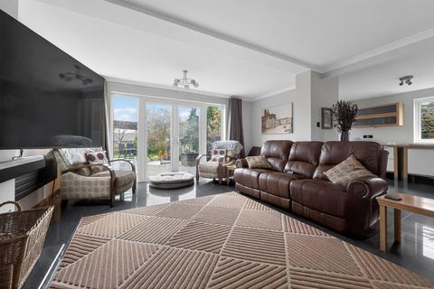 4 bedroom detached house for sale, Cavendish Road, St. Albans, AL3