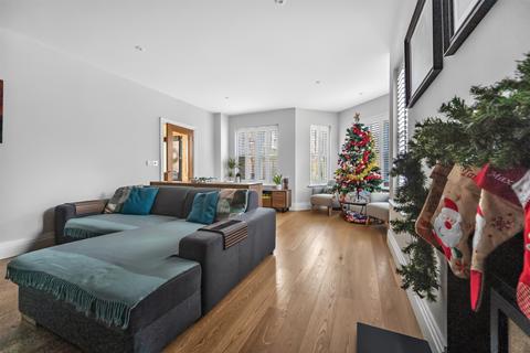 undefined, Watling Street, St. Albans, AL1