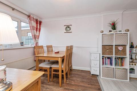 3 bedroom end of terrace house for sale, Grove Street, Ossett, WF5