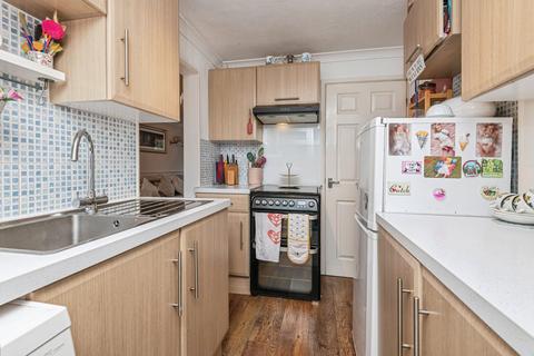 3 bedroom end of terrace house for sale, Grove Street, Ossett, WF5
