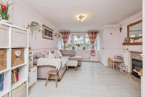 3 bedroom end of terrace house for sale, Grove Street, Ossett, WF5