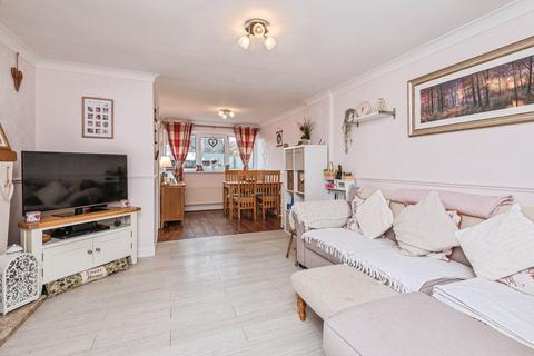 3 bedroom end of terrace house for sale, Grove Street, Ossett, WF5