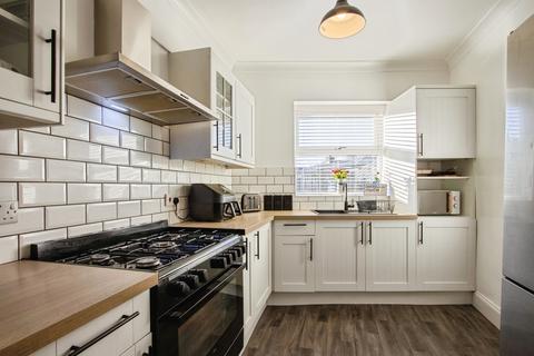 3 bedroom end of terrace house for sale, Church Road, Altofts, WF6
