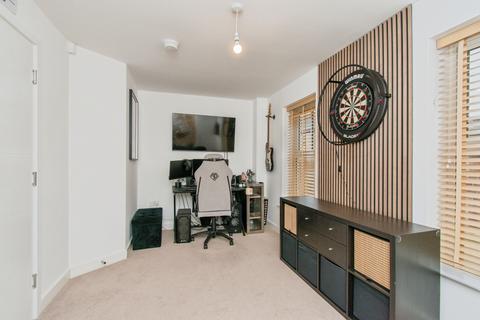 2 bedroom end of terrace house for sale, Fakenham Avenue, Castleford, WF10