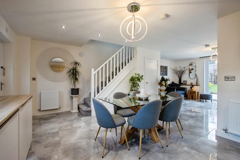 Lounge / Kitchen