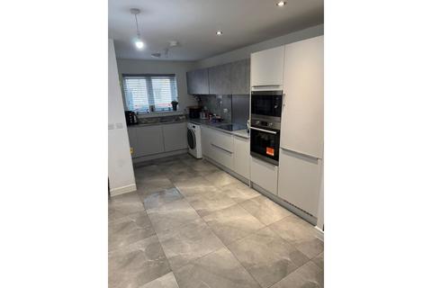 undefined, Little Wood Crescent, Wakefield, WF1