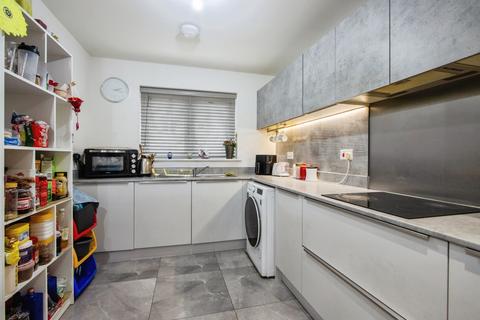 undefined, Little Wood Crescent, Wakefield, WF1