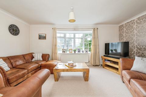 3 bedroom detached house for sale, Shill Bank View, Mirfield, WF14